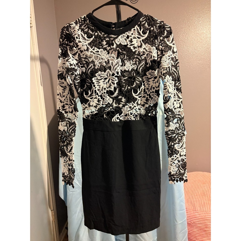 NWT $218 ROMEO and JULIET COUTURE Black and White LACE DRESS Small